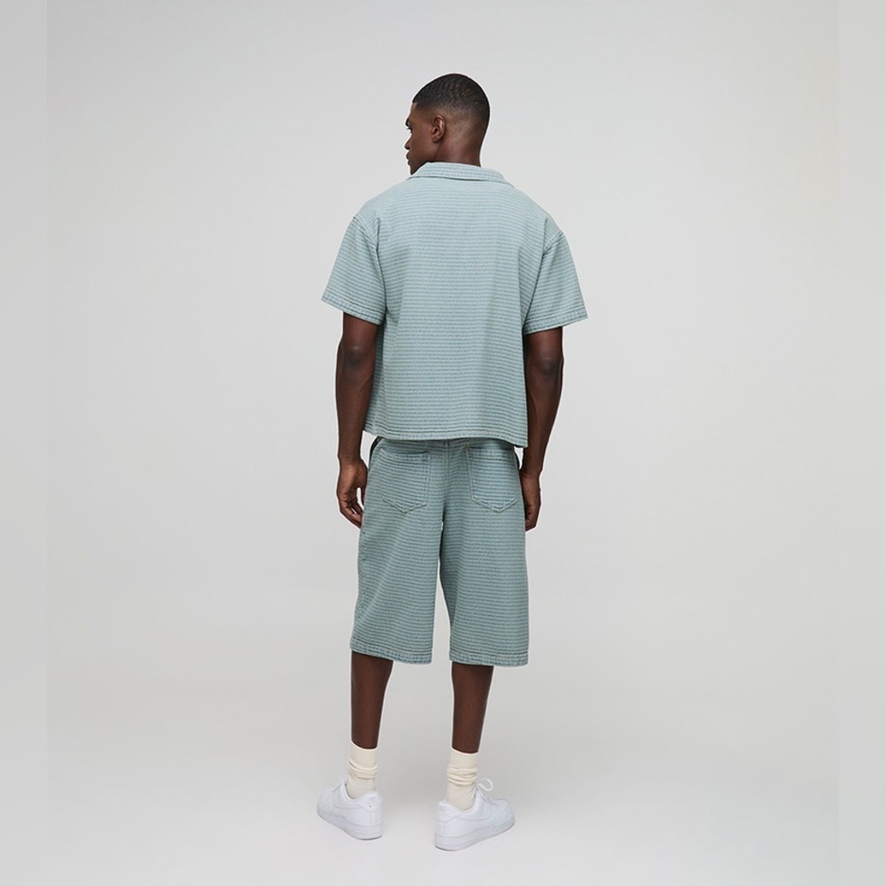 BoohooMAN Denim Textured Jorts in light blue - Picture 3 of 7
